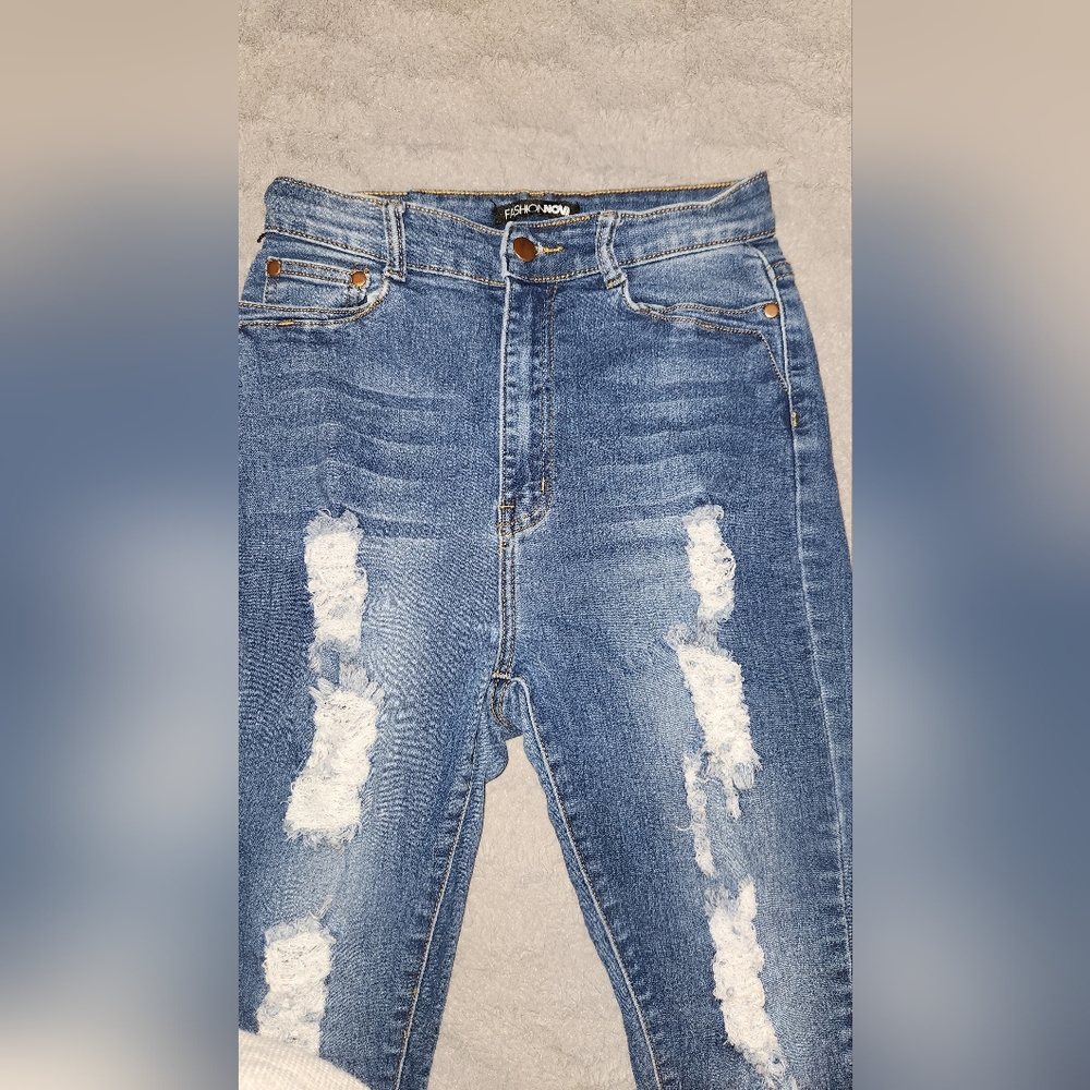 FASHION NOVA SKINNY JEANS ! - Picture 6 of 6